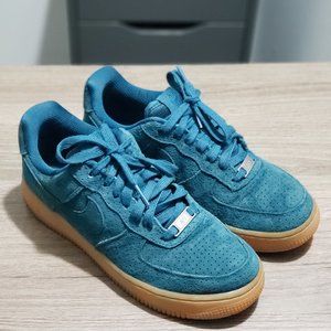 Nike Air Force 1 suede green/teal sneakers